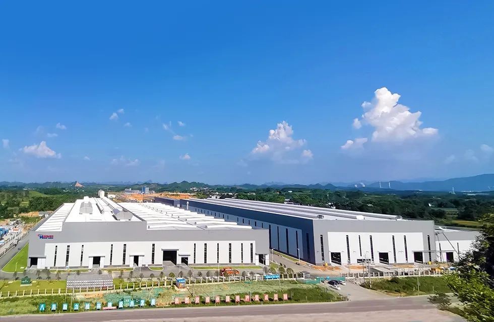 桂林鴻程礦山設備磨粉機寶山智能產業(yè)園